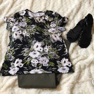 Women’s Floral Print Short Sleeved Tee